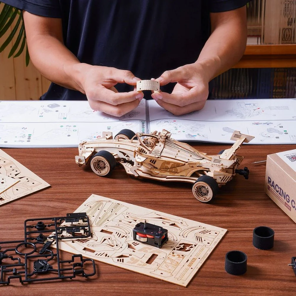 3D Puzzle - F1 Racing Car - Image 11