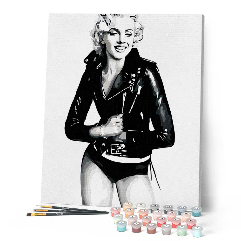 Black and White Marilyn Monroe - Image 2
