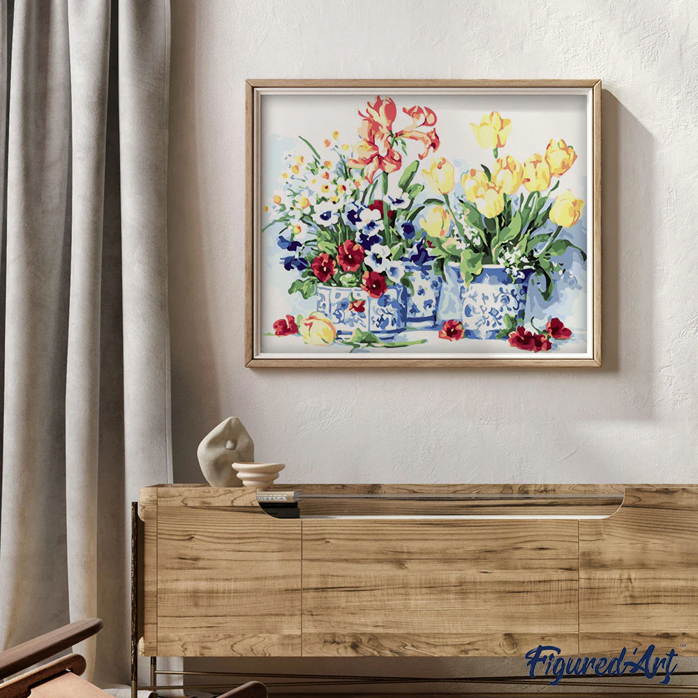 Bouquets of flowers and pretty vases - Image 3