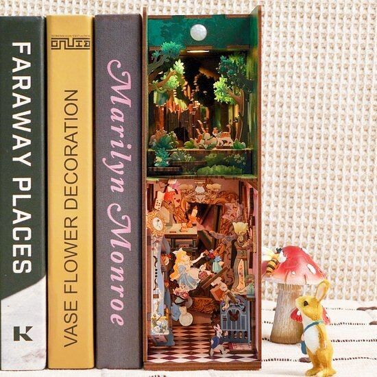 DIY Book Nook Kit - Alice in Wonderland - Image 7