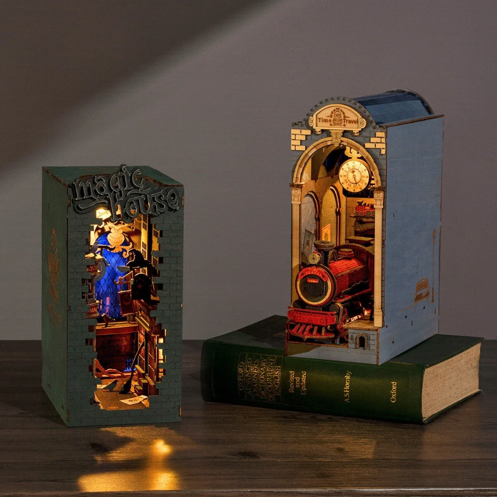 DIY Book Nook kit - Time Travel - Image 11