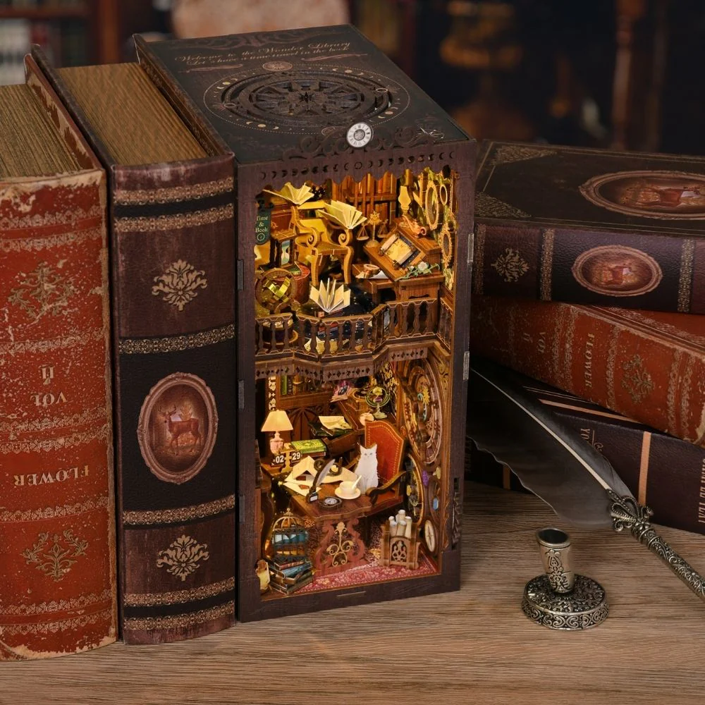 DIY Book Nook Kit - Wonder Library - Image 4