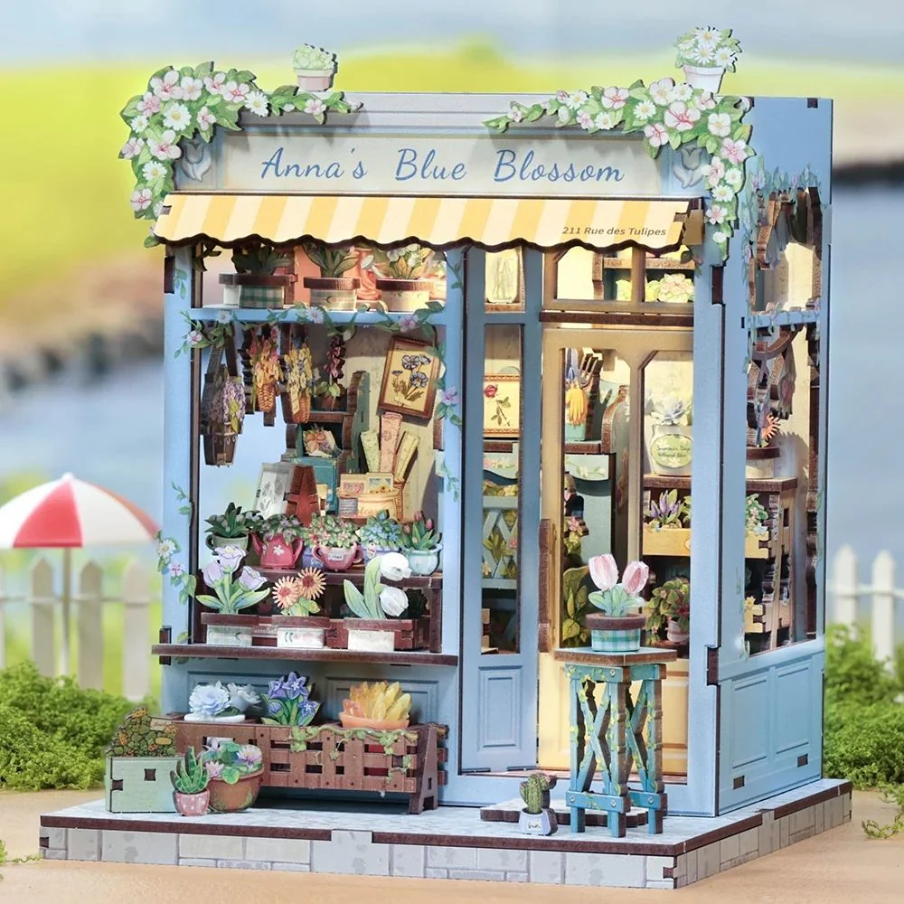 Miniature House - Anna's Blue Blossom - Image 3