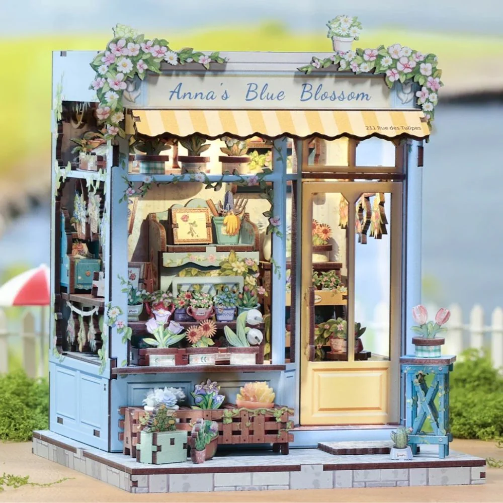 Miniature House - Anna's Blue Blossom - Image 4