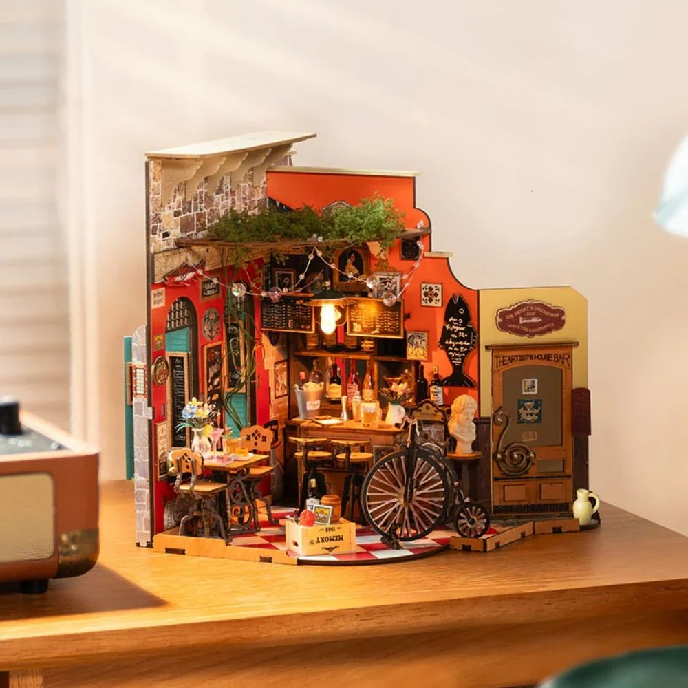 Miniature House - Cheers Bar & Dining - Image 4
