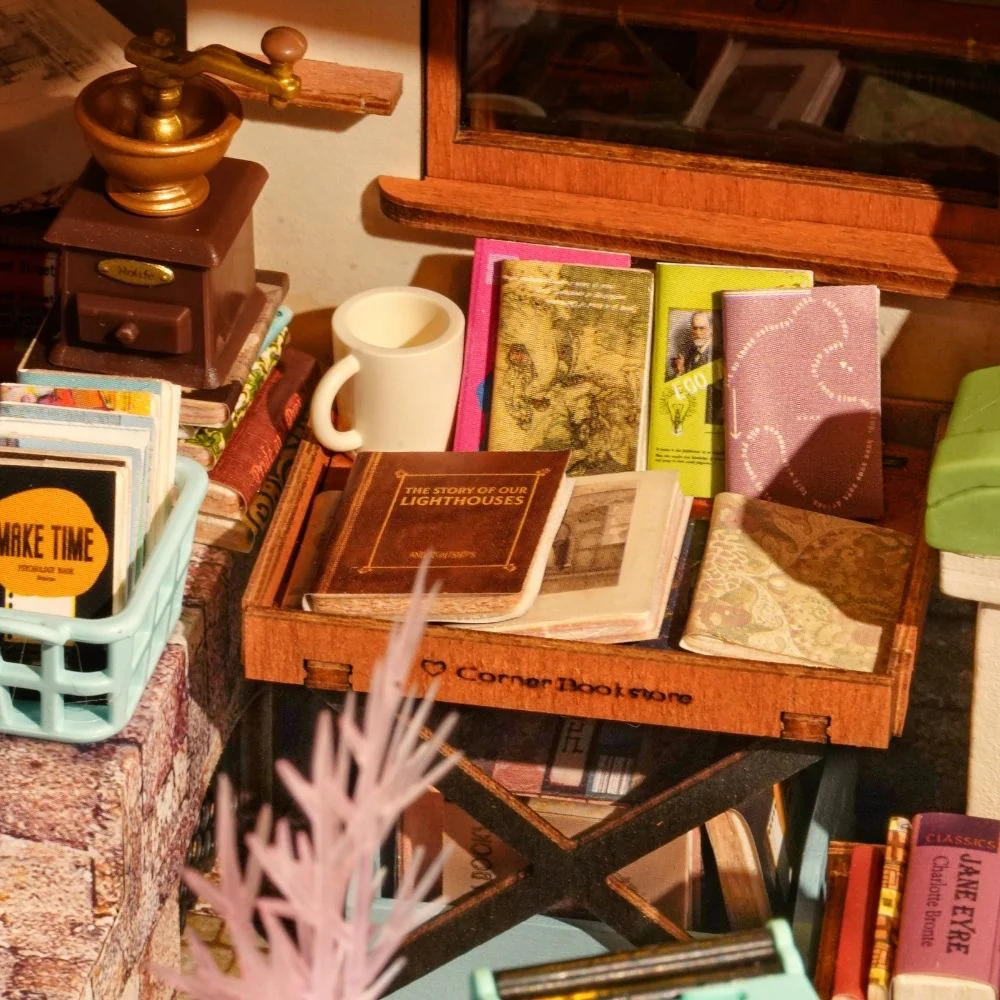 Miniature House - Corner Bookstore - Image 6