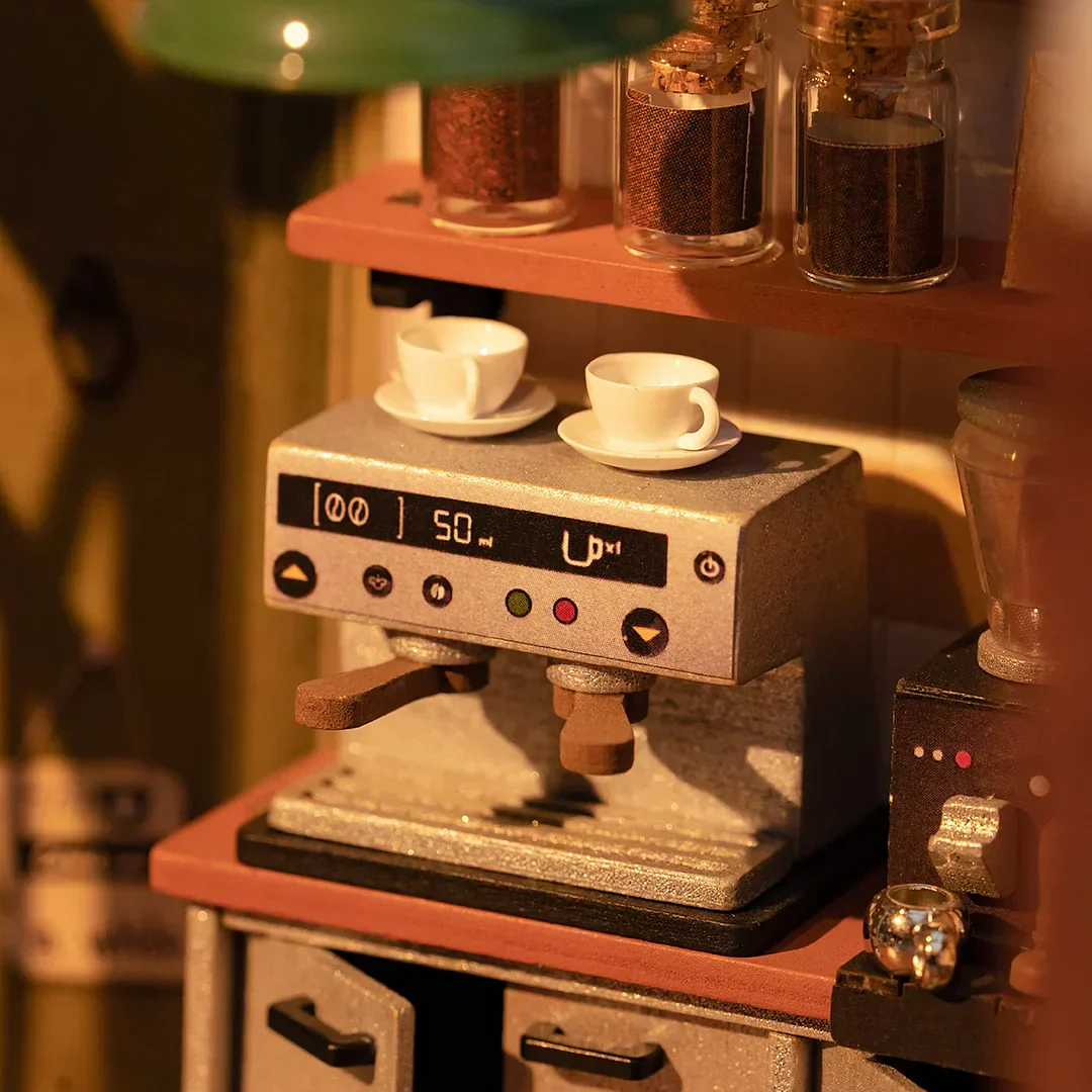 Miniature House - No. 17 Café - Image 3