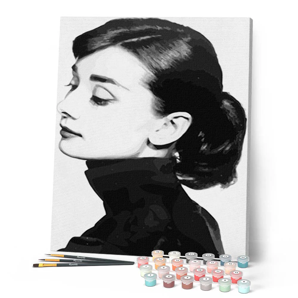 Woman wearing black clothes - Image 2